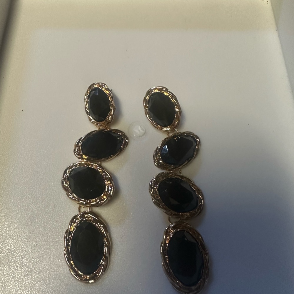 Elegant Black and‎ Gold Drop Earrings
